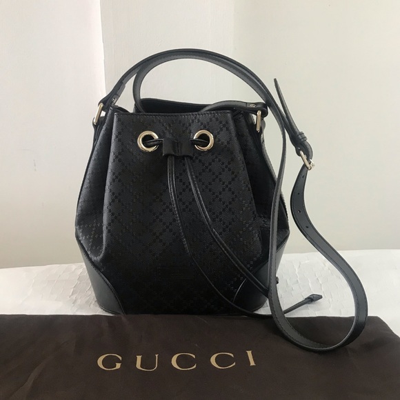 Gucci Handbags - Excellent condition Gucci bucket bag